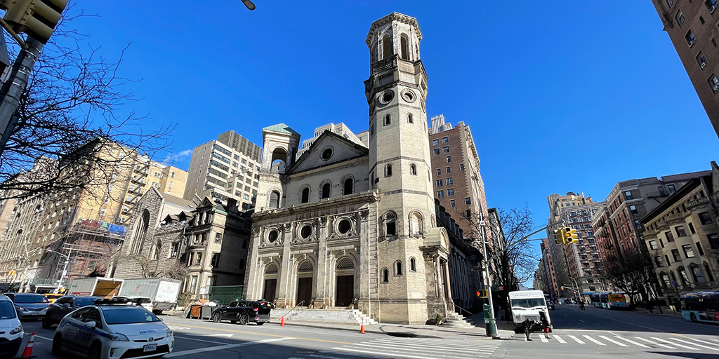 Street view of the Church of St. Paul and St. Andrew